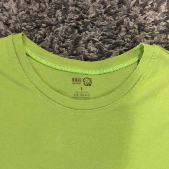 Lime green shirt - Picture 2 of 3